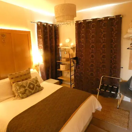 Castle Mews Bed & Breakfast