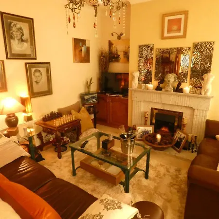Castle Mews 3*