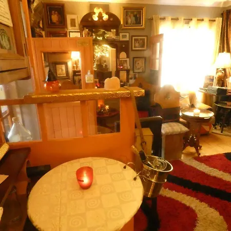 Castle Mews 3*