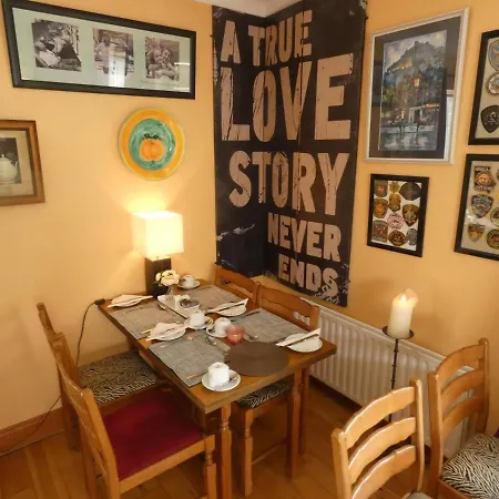 Castle Mews Bed & Breakfast