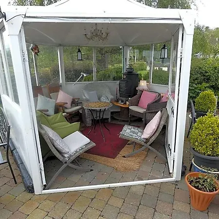 Castle Mews Bed & Breakfast 3*