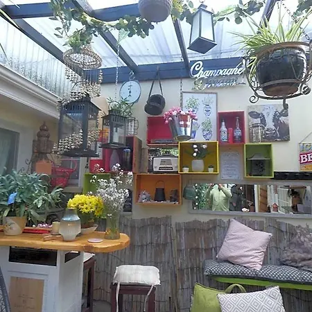 Castle Mews Bed & Breakfast 3*